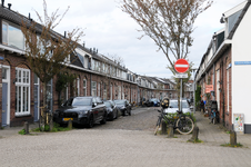 909652 Gezicht in de Concordiastraat te Utrecht, vanaf de 2e Daalsedijk.